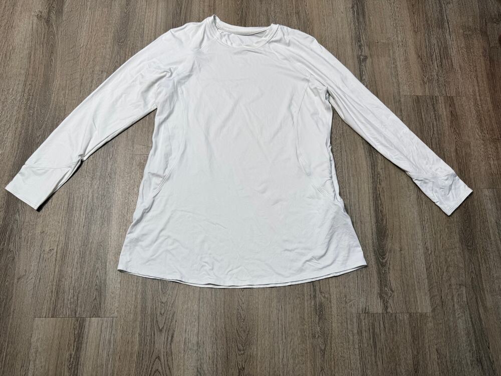 Lululemon Women's White Abrasion-Resistant High-Coverage Long-Sleeve Shirt